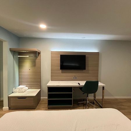 Travelodge By Wyndham Fairplex Pomona Esterno foto